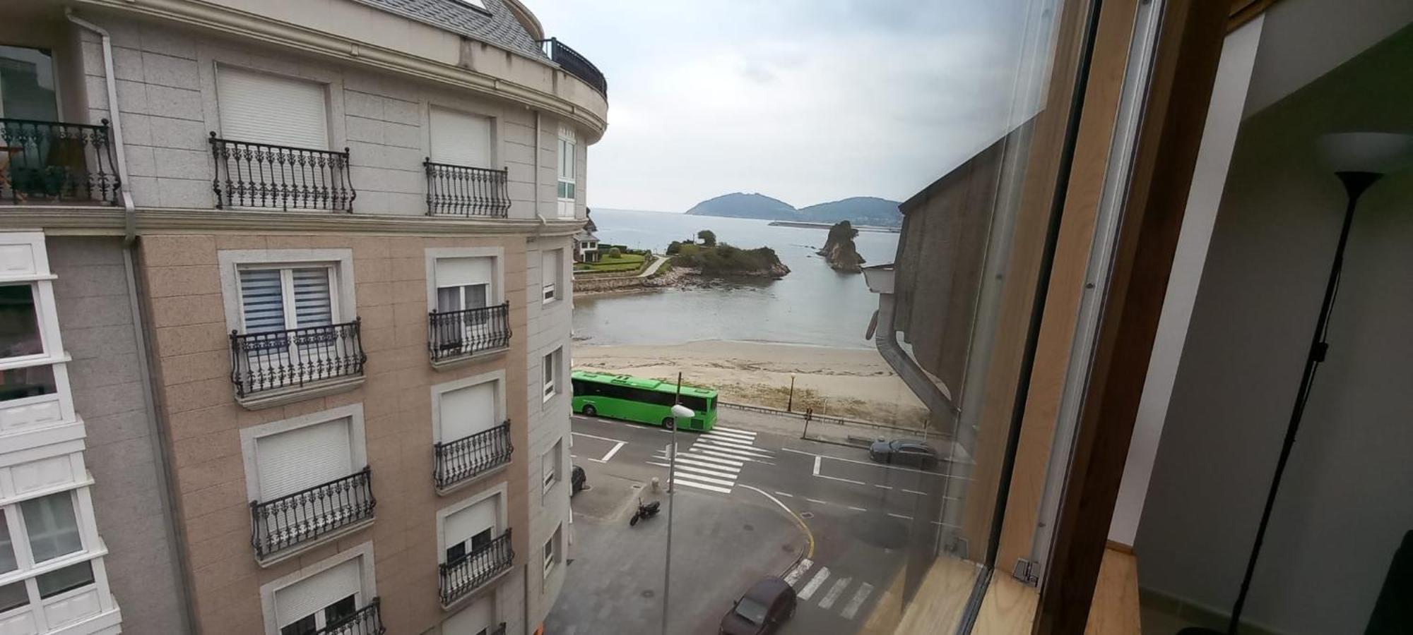 Miramar Apartment Viveiro Luaran gambar